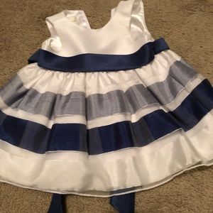 Nice stripe infant dress no flaws.
